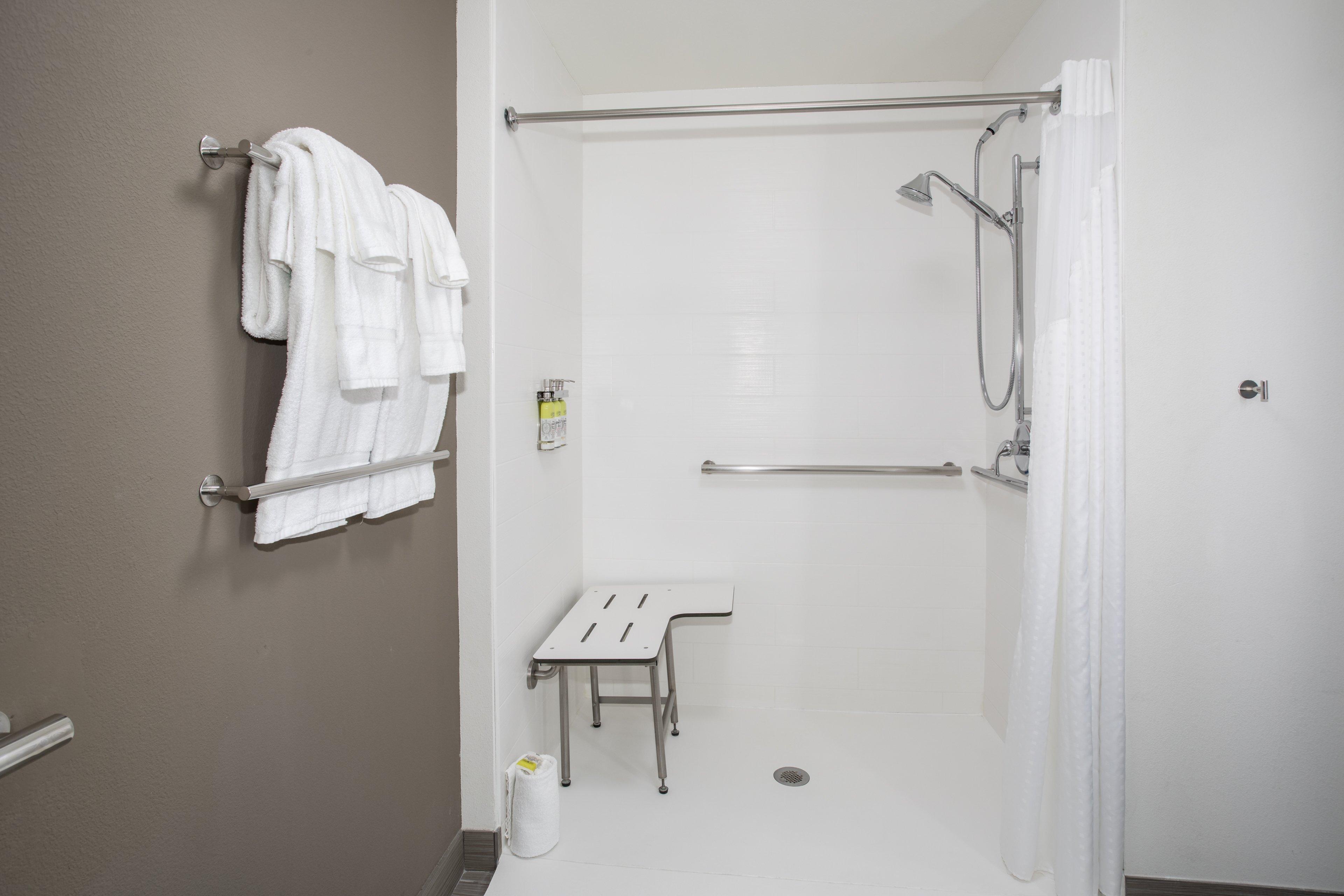 Holiday Inn Express & Suites Great Bend By Ihg Экстерьер фото