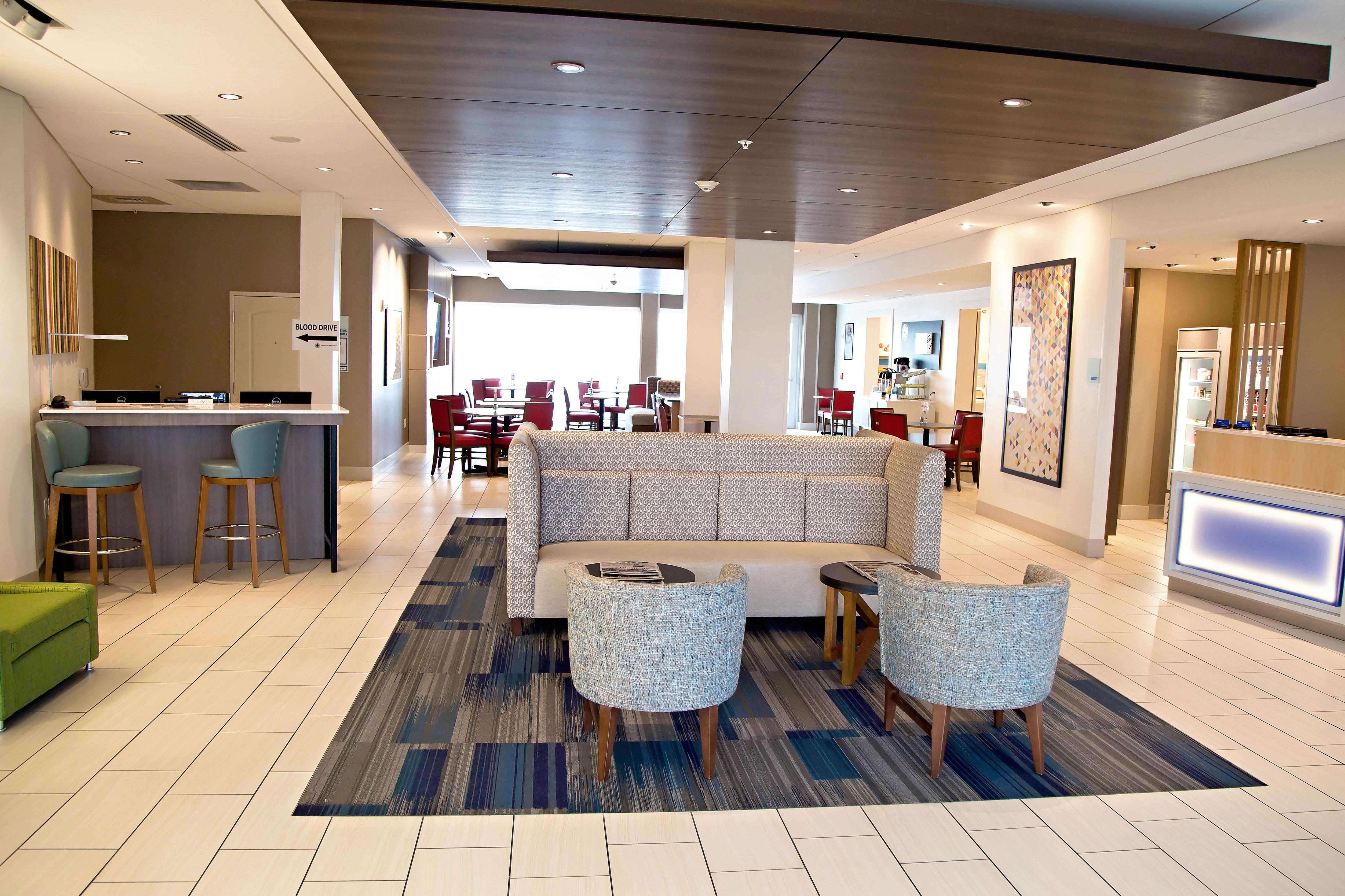 Holiday Inn Express & Suites Great Bend By Ihg Экстерьер фото