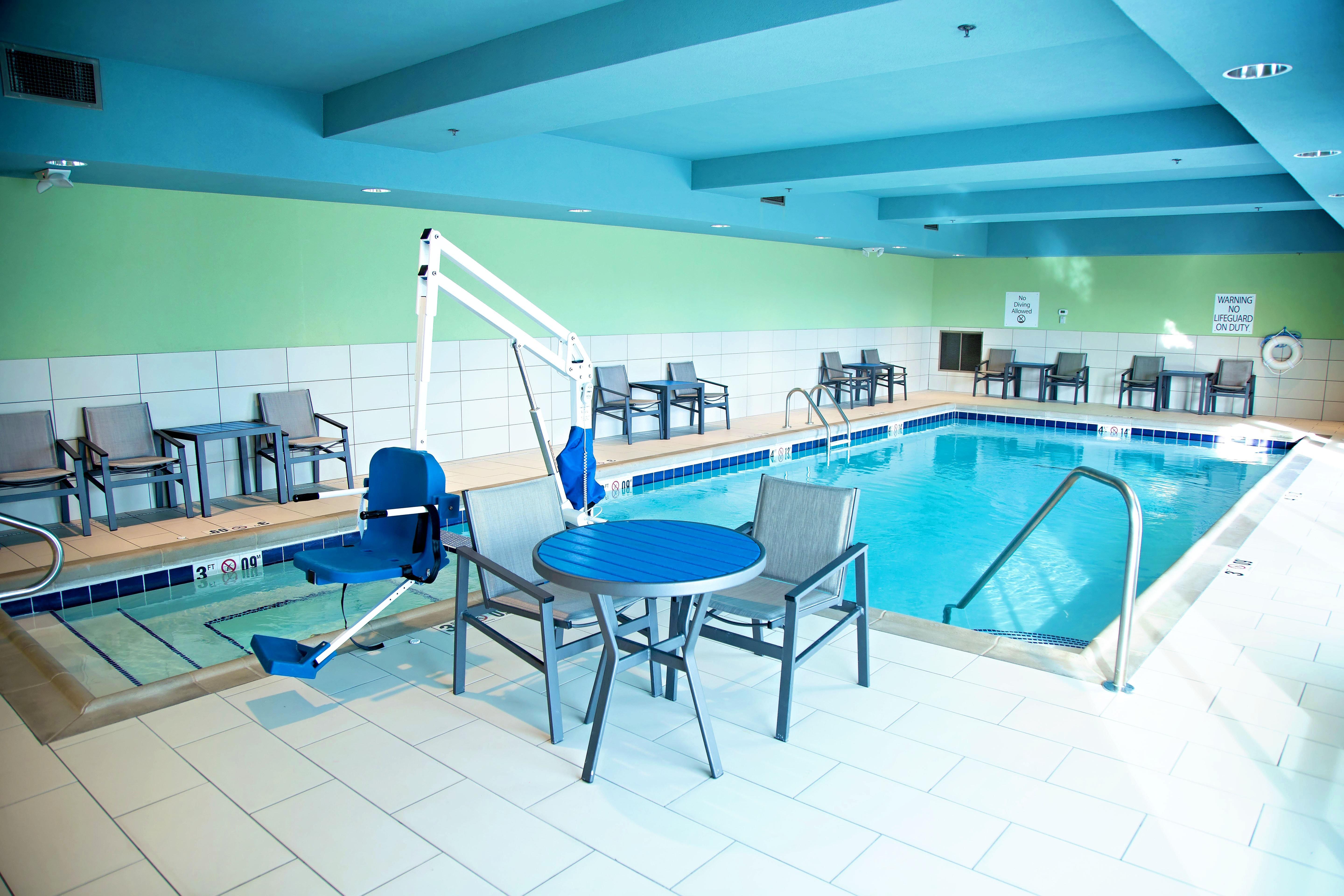 Holiday Inn Express & Suites Great Bend By Ihg Экстерьер фото