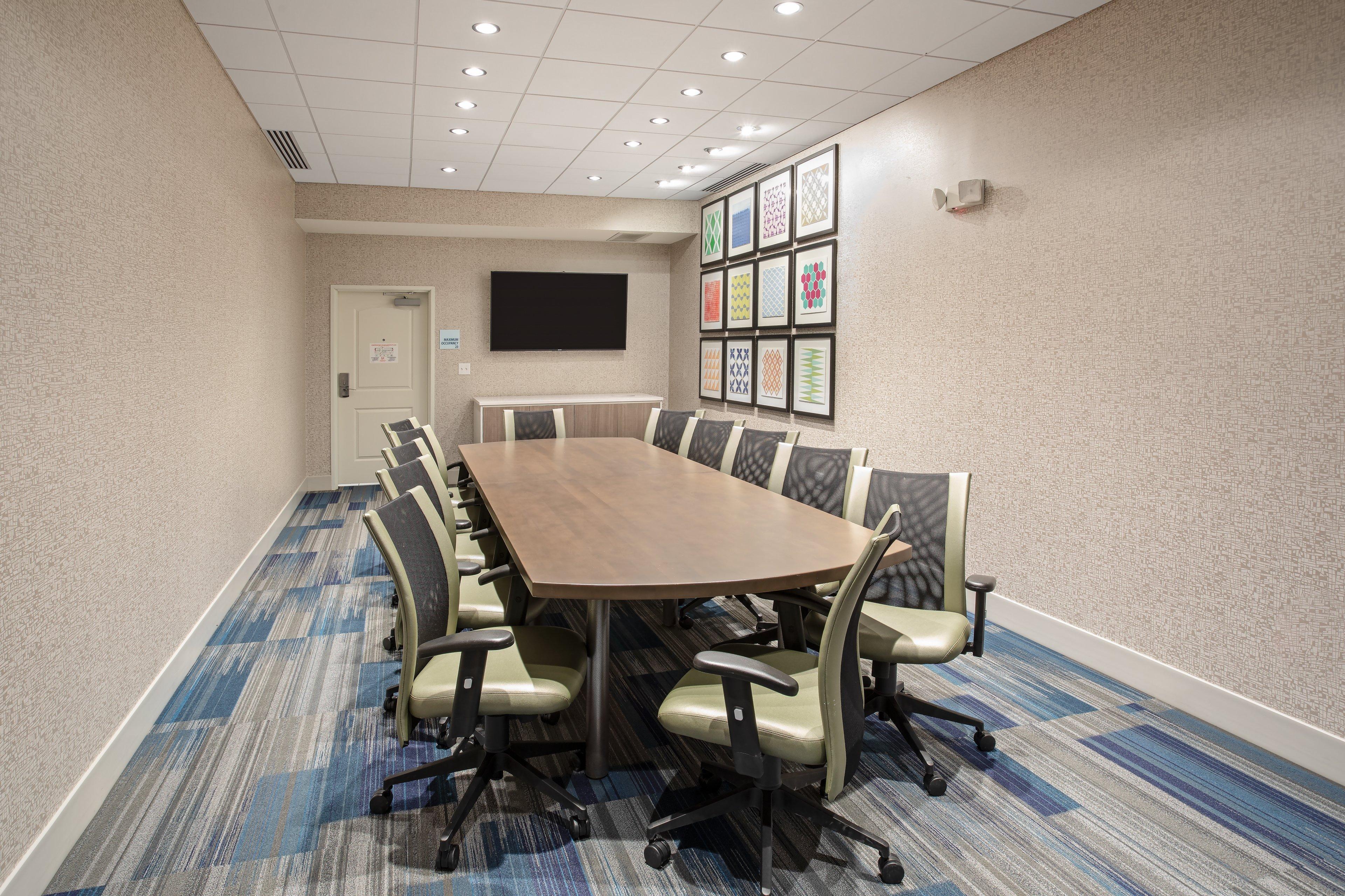 Holiday Inn Express & Suites Great Bend By Ihg Экстерьер фото