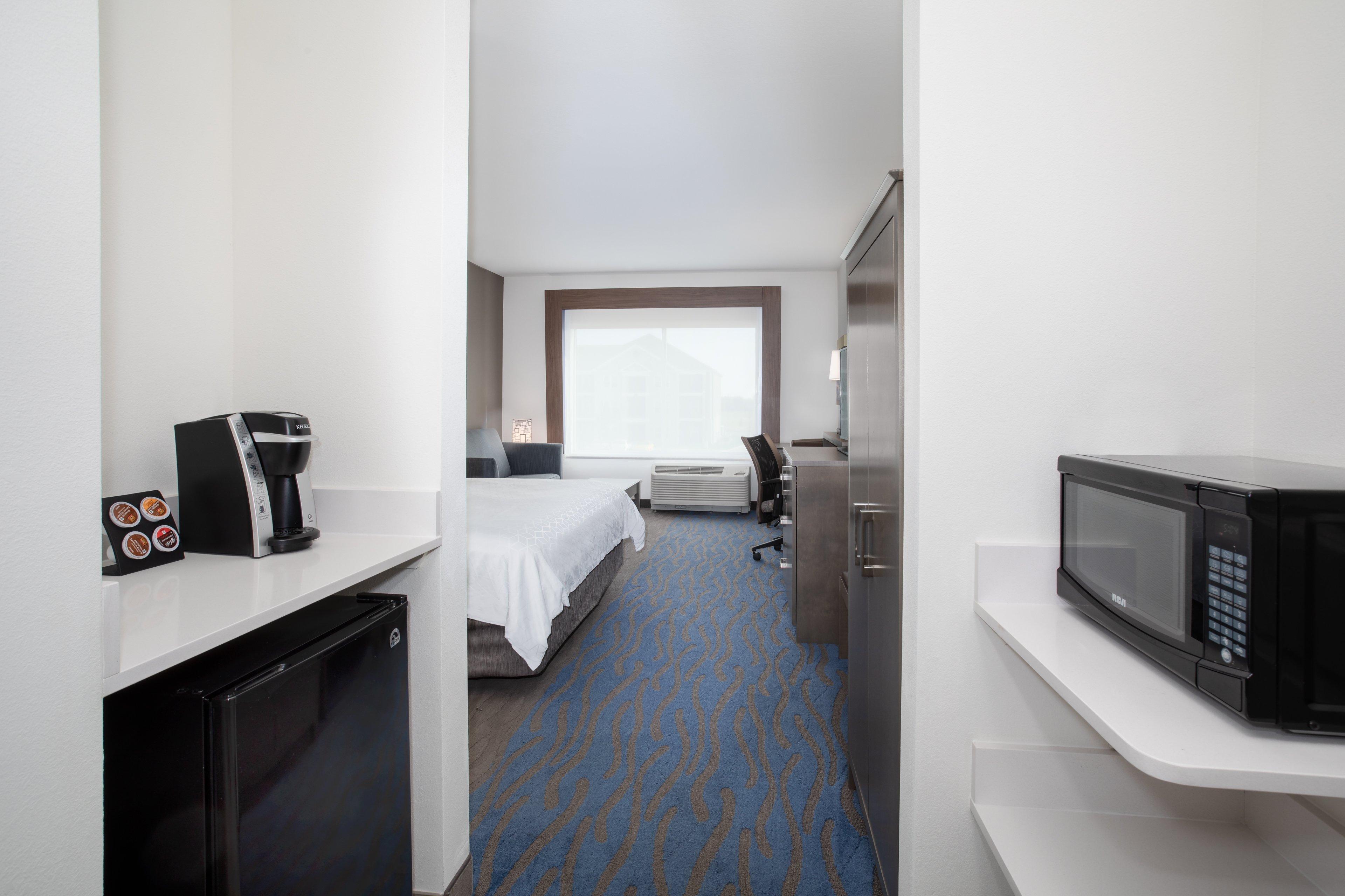 Holiday Inn Express & Suites Great Bend By Ihg Экстерьер фото